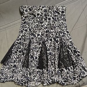 Vintage and Y2K style Vinrouge Elegant Black and White Patterned Skirt with lace